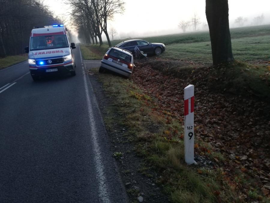 30-latka jechała zbyt szybko. Auto uderzyło w przepust