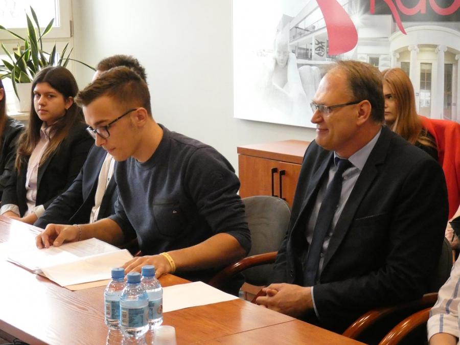 Radomszczański Głos Młodzieży: portal dla młodych tworzony przez młodych