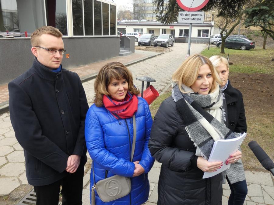 Wniosek w sprawie butelkomatu na biurku prezydenta miasta