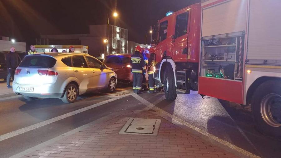 Uwaga! Zderzenie na skrzyżowaniu Brzeźnickiej z Krakowską