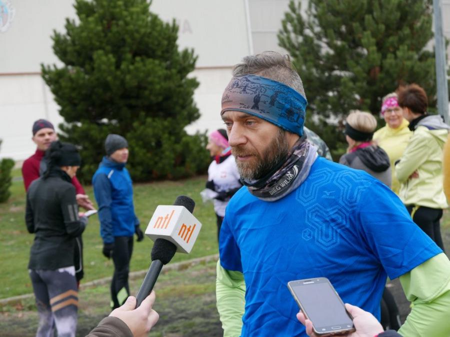 Smogrun 2. Biegacze rozdają ulotki i sprawdzają stan powietrza
