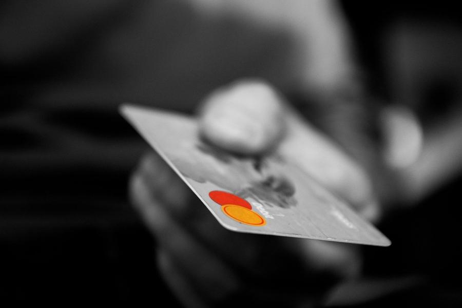Bezdomny skorzystał z okazji. Ukradł torebkę. W środku było 1.000 zł