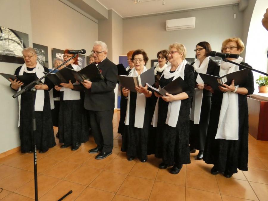 Noworoczne postanowienia przy kolędzie w galerii muzeum