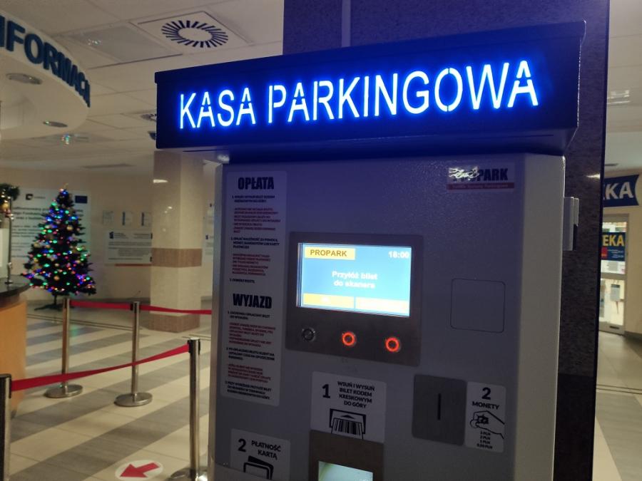 Korki do wyjazdu z parkingu szpitala. Często sami jesteśmy sobie winni