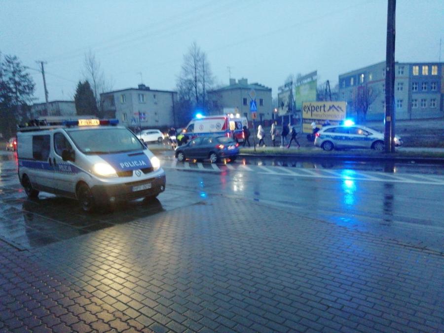 Kierowca BMW potrącił pieszego na przejściu