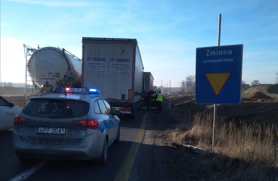 30-letni kierowca z Turcji spowodował kolizję na DK1. Otrzymał mandat