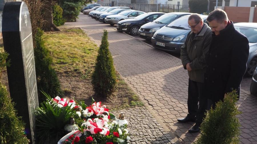 75. rocznica wyzwolenia Auschwitz-Birkenau. Władze powiatu złożyły kwiaty