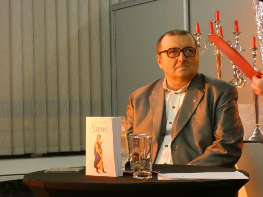 „Szewc” w MDK. Promocja powieści Marian Grotowskiego