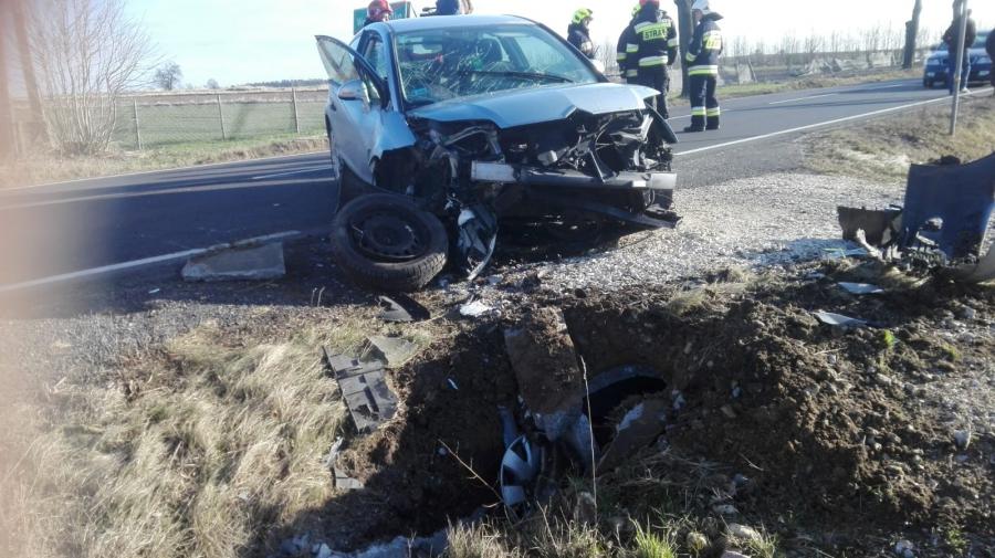 Wypadek w Woli Jedlińskiej. 27-latka jechała z dwojgiem małych dzieci