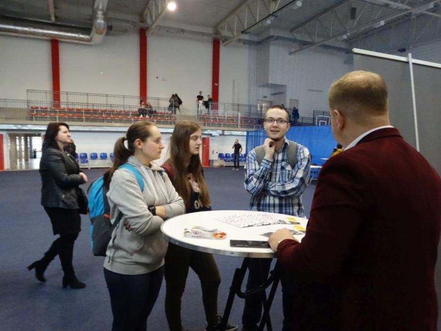 IX Targi Pracy odbyły się w Powiatowej Hali Sportowej