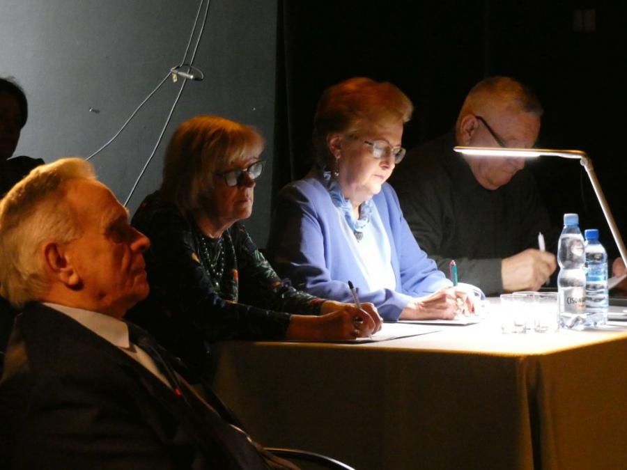Polak Węgier dwa bratanki - konkurs poezji w MDK