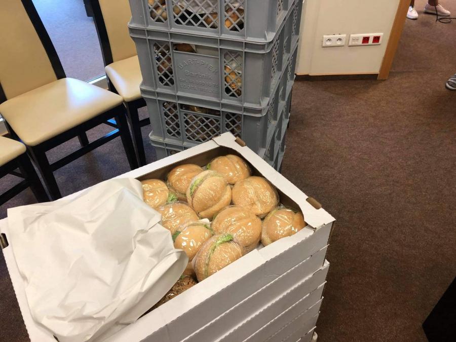 [KORONAWIRUS] Bułki, pączki, kanapki i ciasta od piekarni Bart Piek