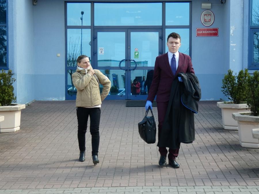 Sąd odroczył sprawę matki 11 dzieci. Decyzja o odebraniu wciąż ważna