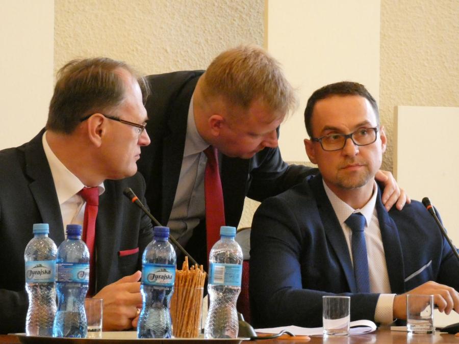 Radni KO wycofują wniosek o sesję, ale chcą, by miasto pomogło firmom