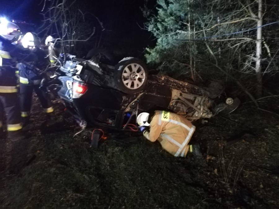 BMW dachowało, a kierowca był pijany