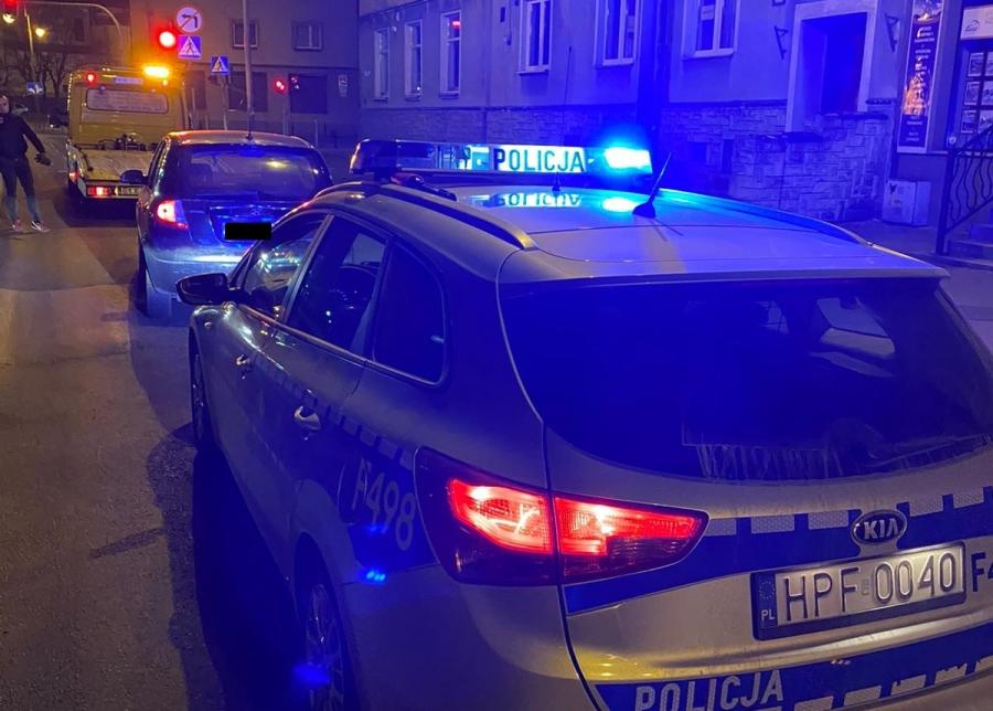 Kierowcy TIR-ów zatrzymali pijanego kierowcę hyunadia