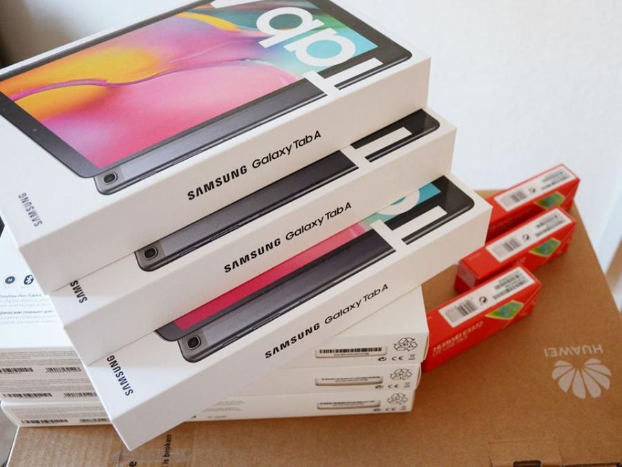 Tablety, laptopy i modemy trafią do uczniów radomszczańskich szkół ponadpodstawowych