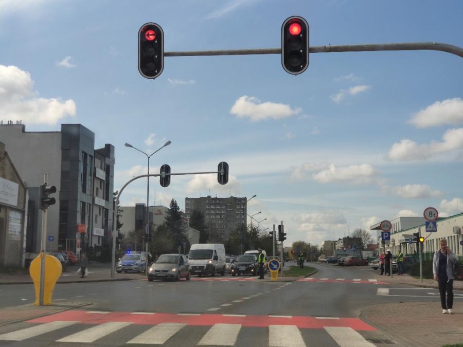 Światła na skrzyżowaniu Tysiąclecia z Prymasa Wyszyńskiego już działają
