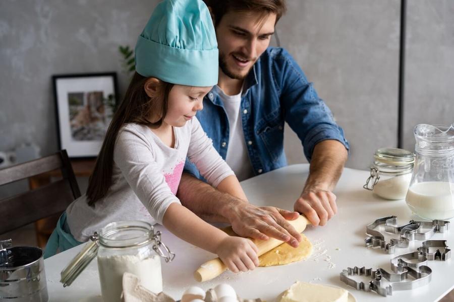 Czym jest mindful eating - Wspólne gotowanie i celebracja spożywanego posiłku
