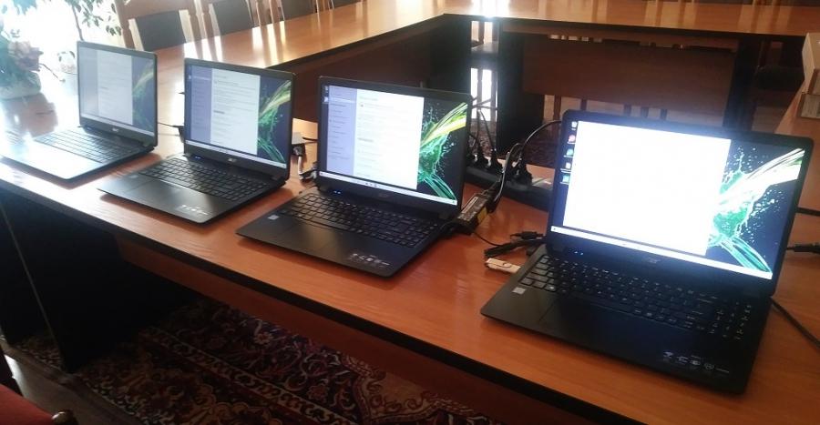 Gmina Gidle: laptopy dla uczniów do pracy zdalnej