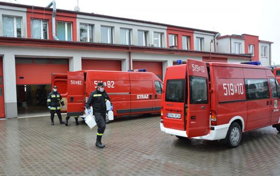 Strażacy dostarczyli 2 tysiące litrów środków dezynfekujących