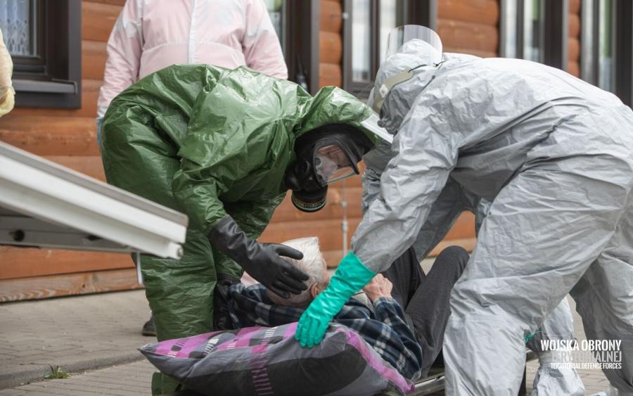 Kolejni pacjenci opuszczają szpital. Zostało 9 pensjonariuszy DPS-ów