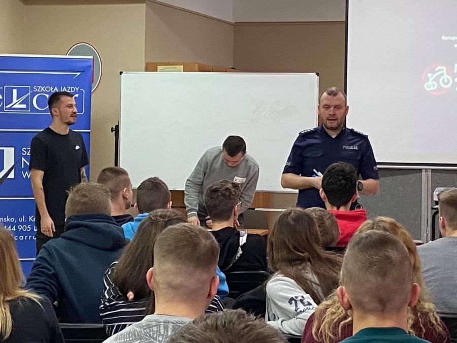 Aspirant Kuc: w pracy w radiowozie, w wolnym czasie z aparatem