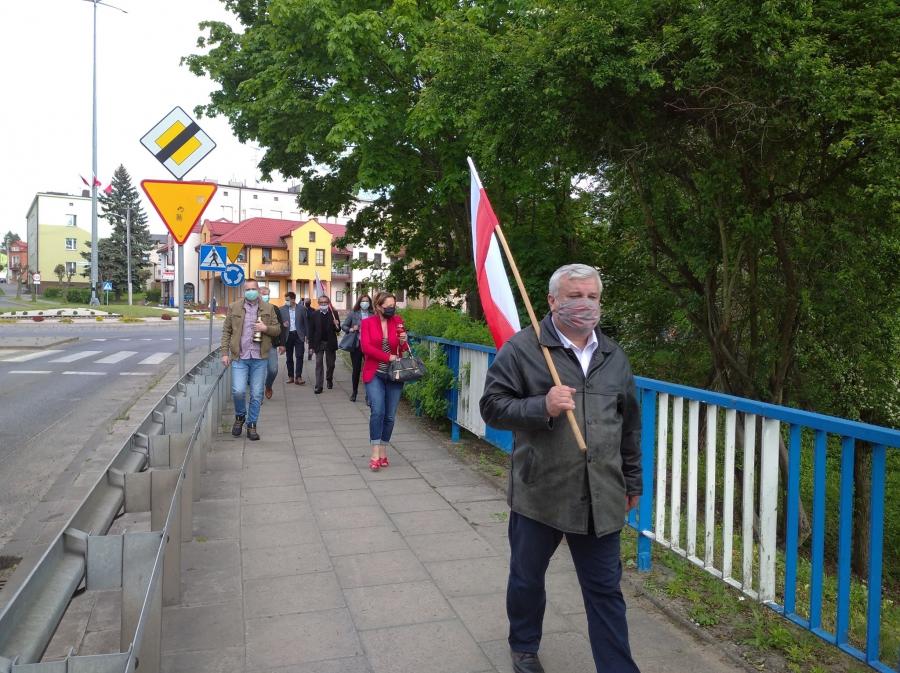 Działacze lewicy upamiętnili mord Żydów w Przedborzu