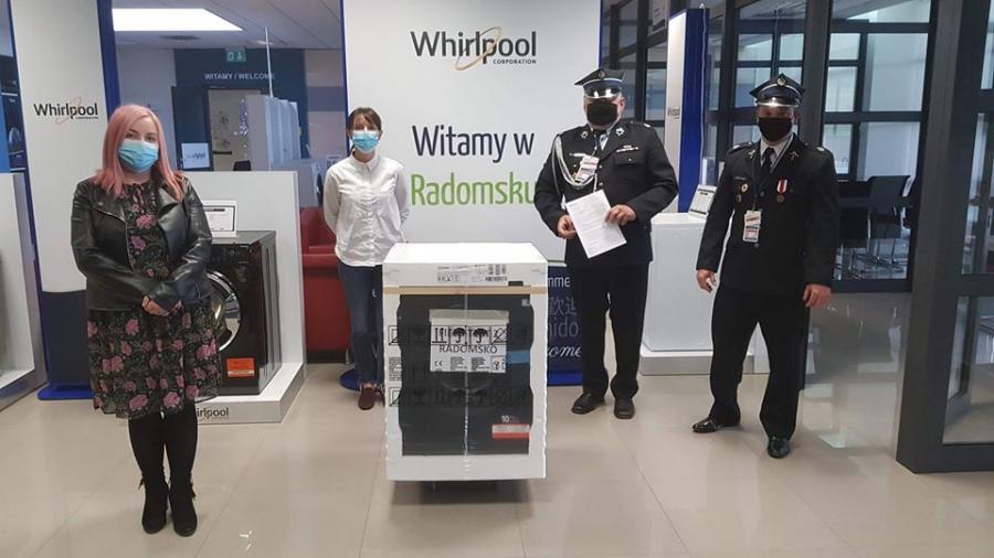 Strażacy z Przedborza dostali pralkę. Od firmy Whirpool