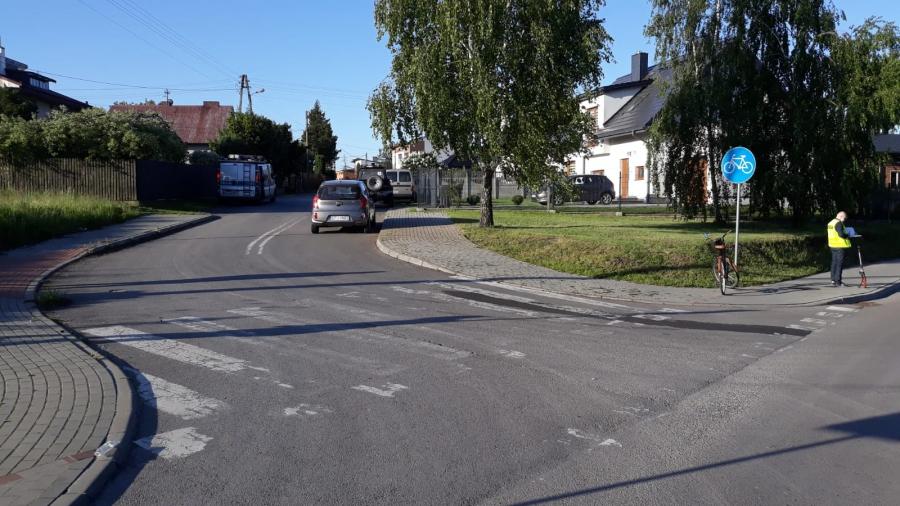 Kierowca samochodu nie ustąpił pierwszeństwa rowerzyście