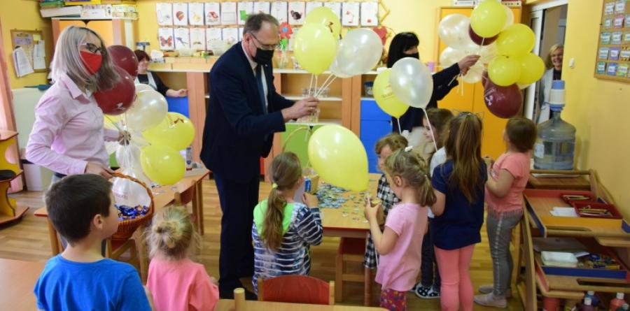 Dzień Dziecka w przedszkolu z wizytą prezydenta Jarosława Ferenca