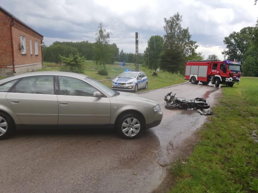 Karczów w gm. Wielgomłyny: zderzenie motocykla autem osobowym