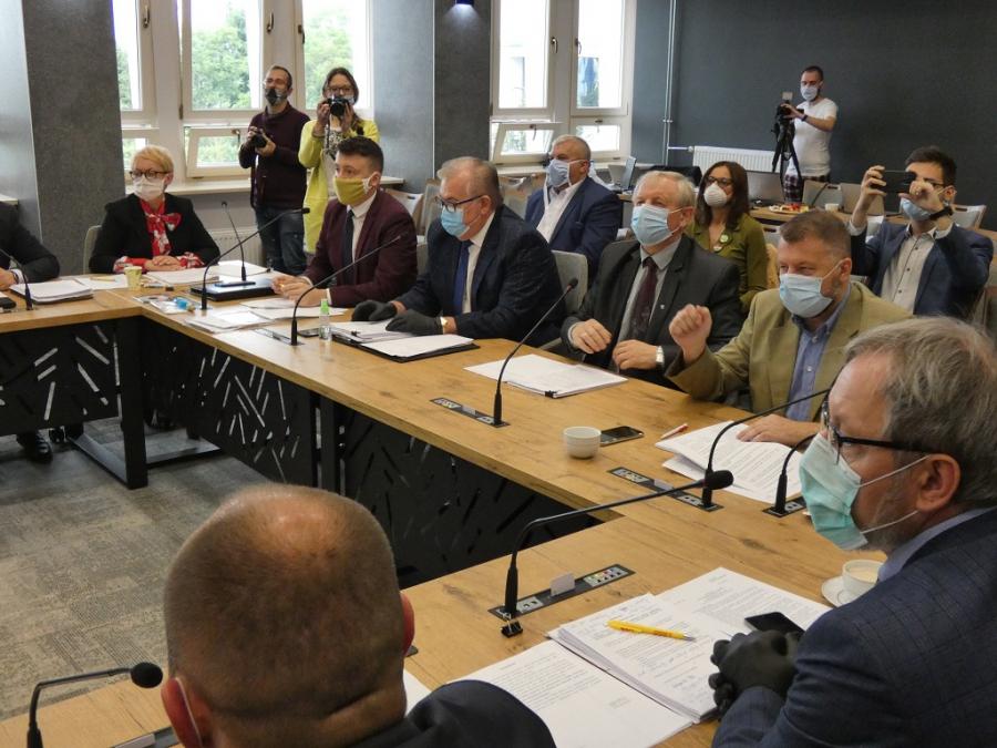 Radni przyjęli miejski program in vitro. - Bardzo dziękuję - mówi Magdalena Spólnicka