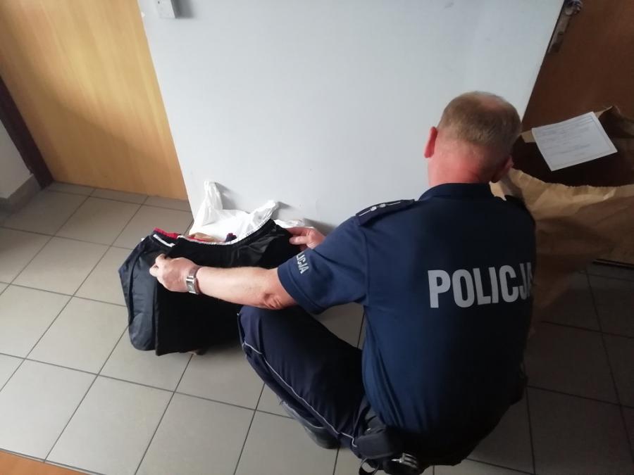 54-latek z Wielunia przyjechał do Radomska z podrobionym towarem