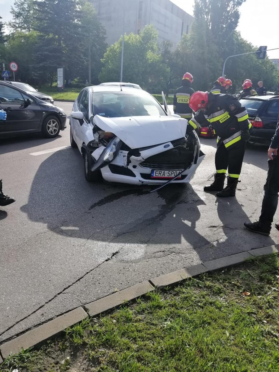 Nie ustąpiła pierwszeństwa przejazdu i uderzyła w forda