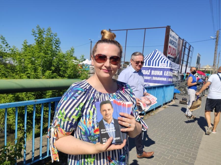 Kampania: działacze Platformy Obywatelskiej rozdawali ulotki Trzaskowskiego