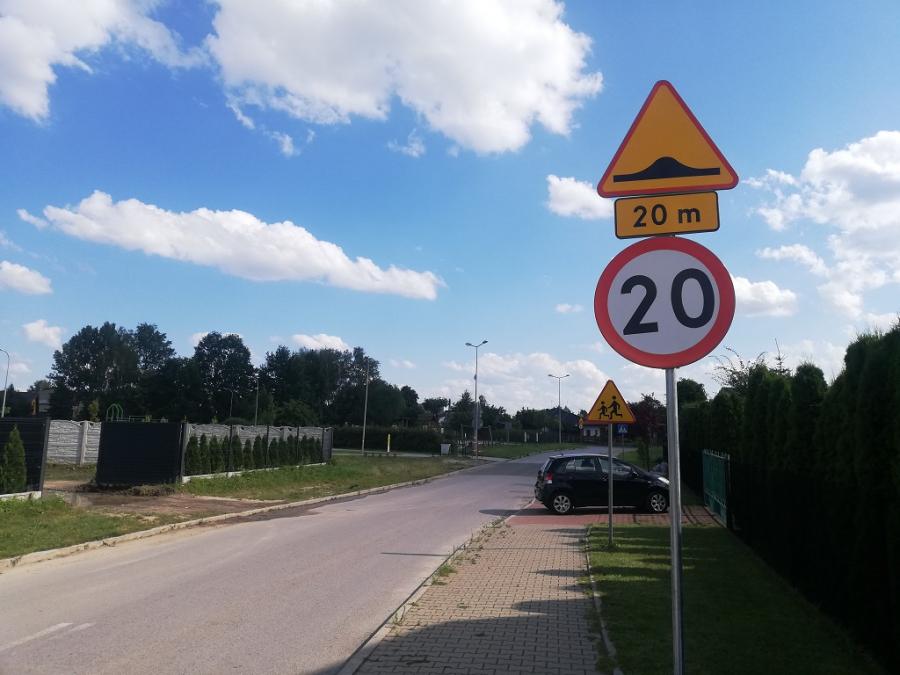 Kiedy dziewczynkę potrącił samochód postawiono znak, ale to było za mało