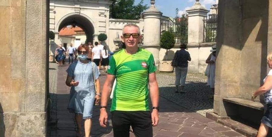Bogdan Szymczyk pobiegł z Kamieńska na Jasną Górę. Z plecakiem pełnym intencji