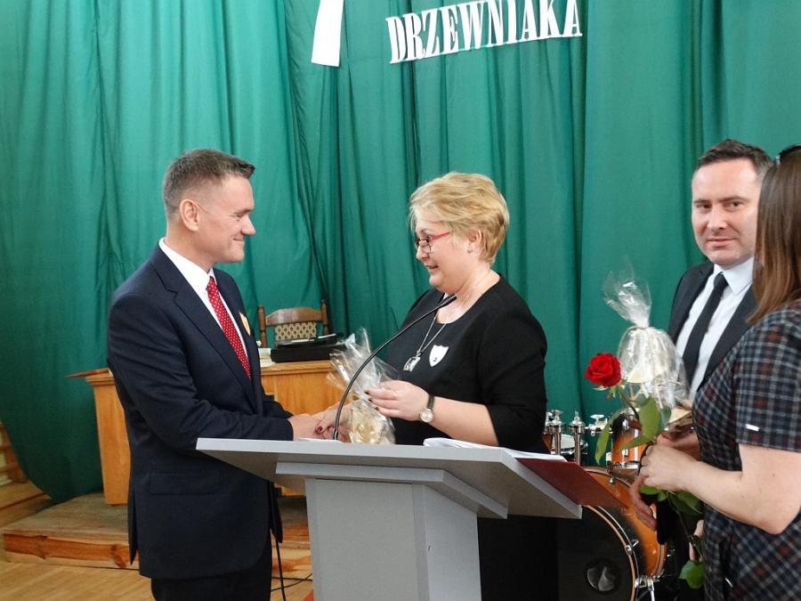 Zróbcie w końcu coś z tym Drzewniakiem. W tej szkole matura to fikcja [Przypominamy]