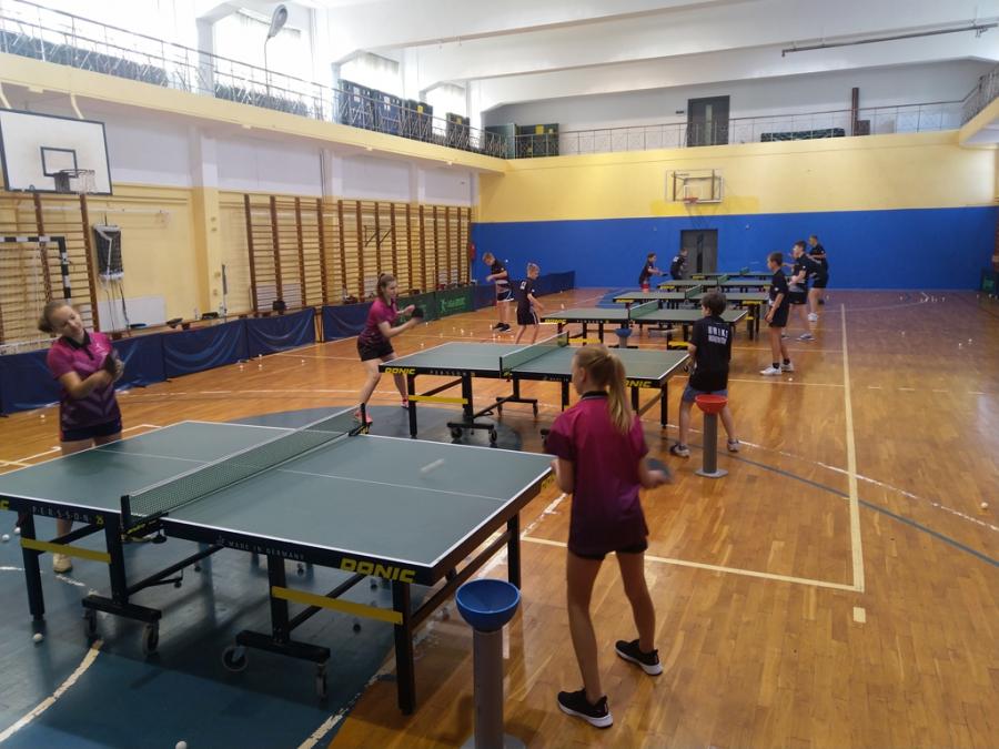[Tenis stołowy] Zawodnicy UMLKS Radomsko trenowali na obozie