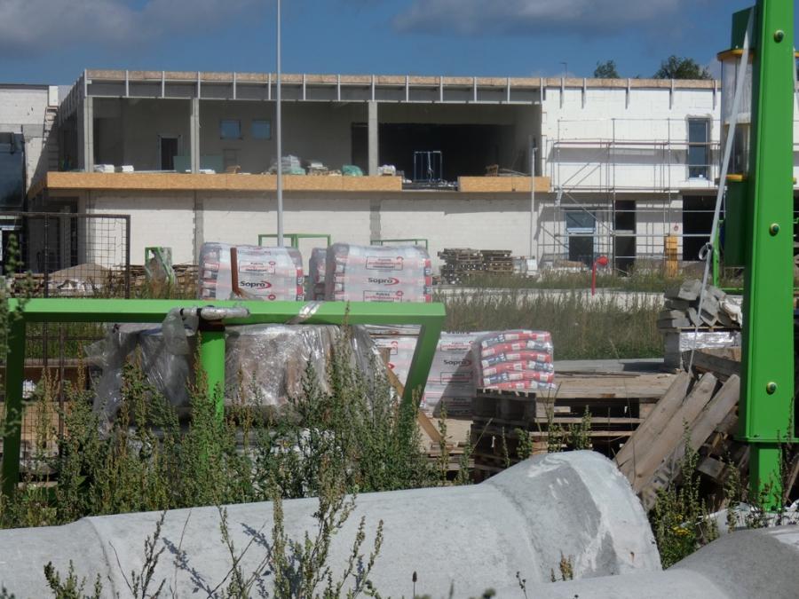 Nowy basen dwa miesiące później. Budowa się opóźni przez pandemię