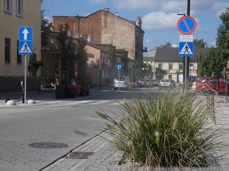 Właściciele kamienic z Reymonta: Jest kosteczka, ale wciąż nie ma klientów