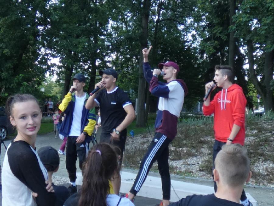 Piknik rodzinny: dobra zabawa przy dobrej muzyce w doborowym towarzystwie
