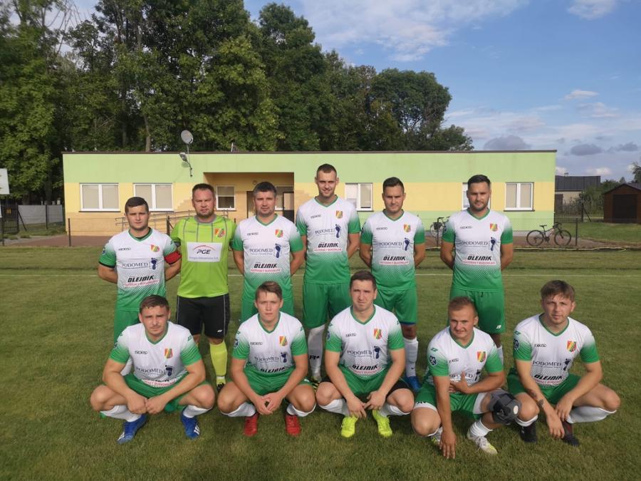 [Piłka nożna] Mecze naszych drużyn: Festiwal słupków i poprzeczek