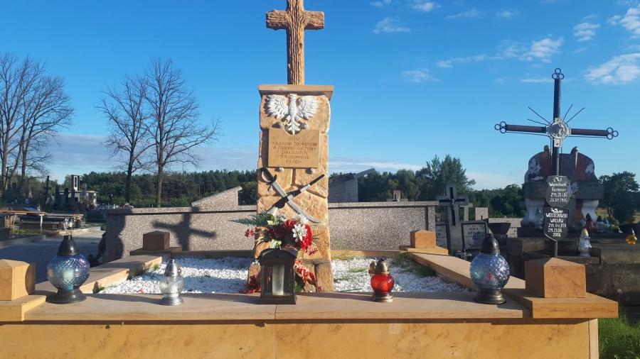 Zięba i Koski oddali hołd poległym w Przedborzu i gminie w czasie II wojny