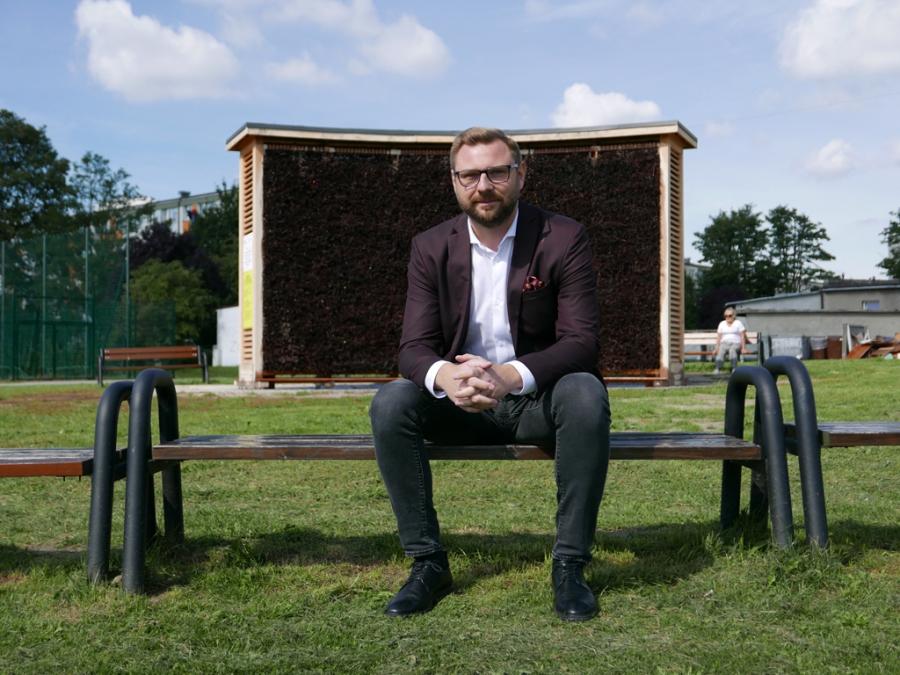 Nigdy nikomu nie odmówiono prawa do pochówku. Kuria polemizuje z radnym Lisowskim