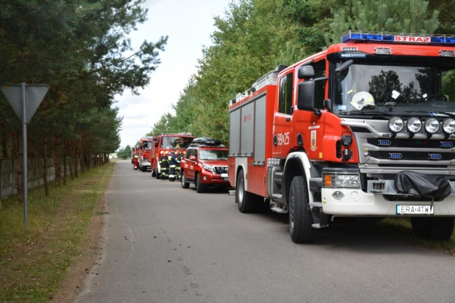 Pamiętaj o korytarzu życia. Zjedź z drogi przed pojazdem uprzywilejowanym