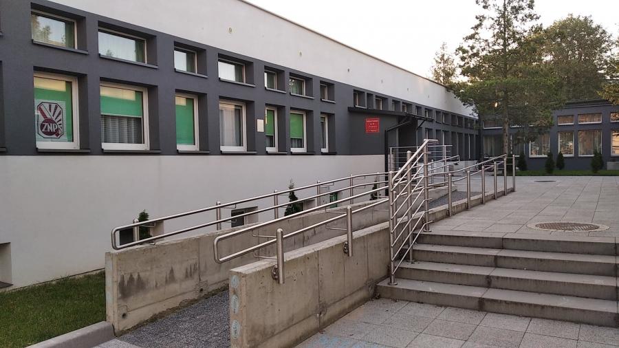 Poniedziałek: w trybie stacjonarnym pracowało 48 tys. szkół