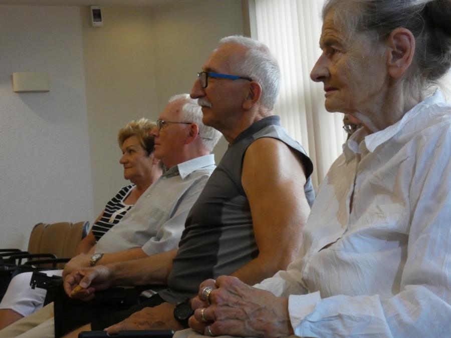 Urząd miejski w Przedborzu oferuje pomoc seniorom. Wystarczy zadzwonić