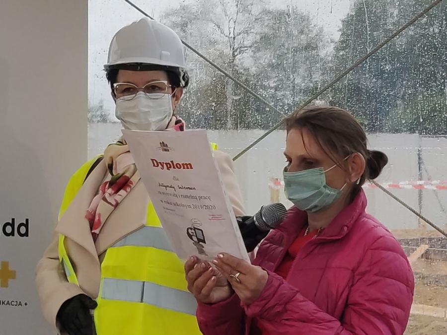 [ZDJĘCIA] W lutym nowy dom pani Magdy i jej 11 dzieci dzieci będzie gotowy